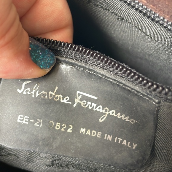 💥SALVATORE FERRAGAMO💥 Brown suede purse w/ full zip close + black inside - Picture 11 of 17